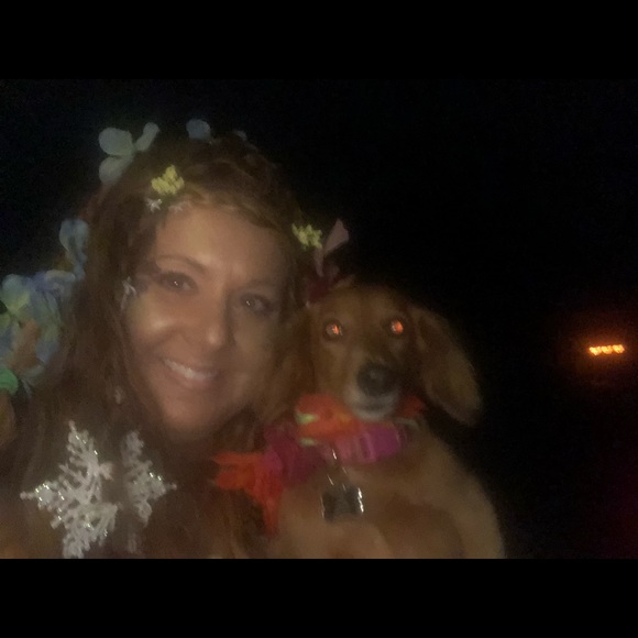 Meet your Posher, Cynthia - Picture 3 of 3